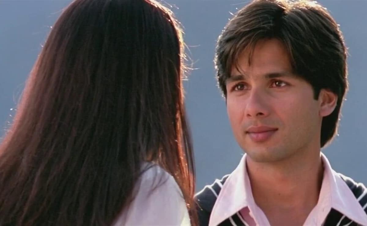 Internet reacts to Shahid Kapoor’s Jab We Met Divorce Remark