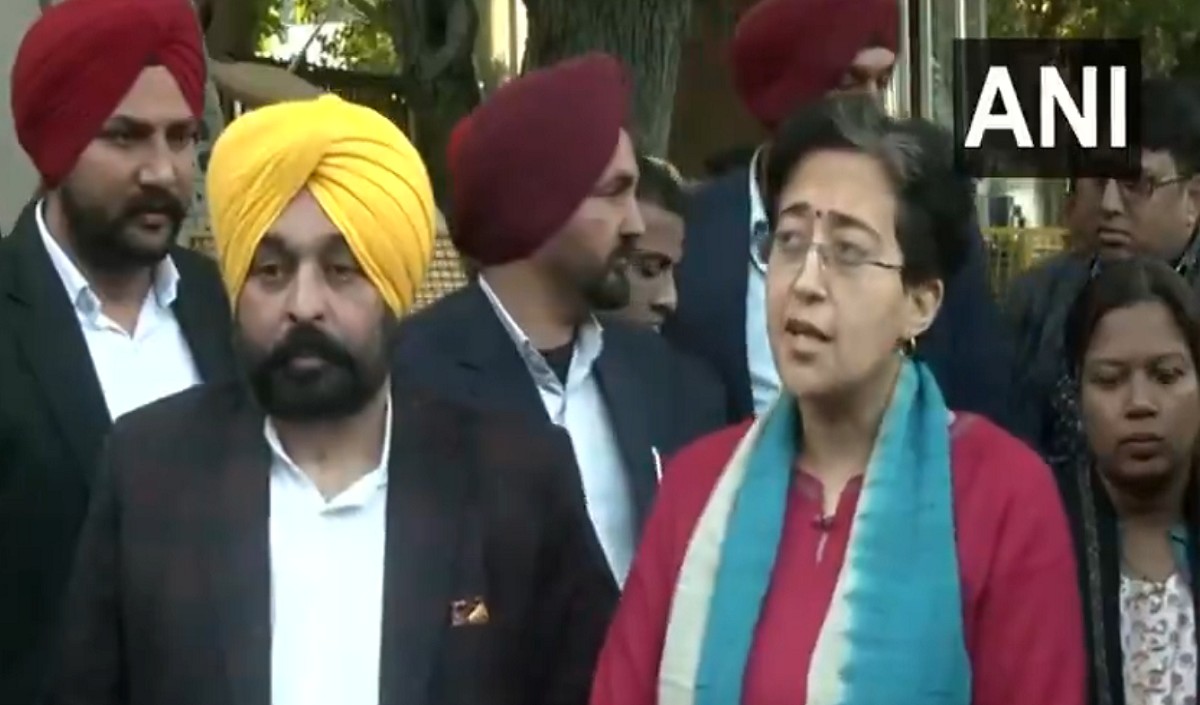 Political Battle Over Yamuna Water Atishi and Bhagwant Mann Complained to Election Commission