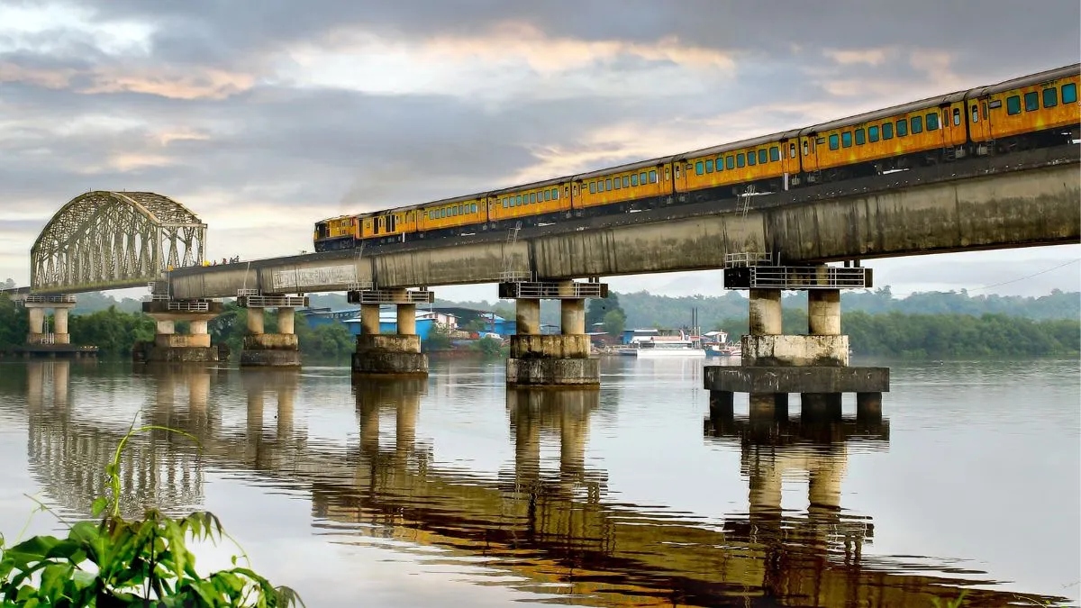 Govt likely to hike railways allocation by 15-20%, expected to touch Rs 3 lakh crore – India TV