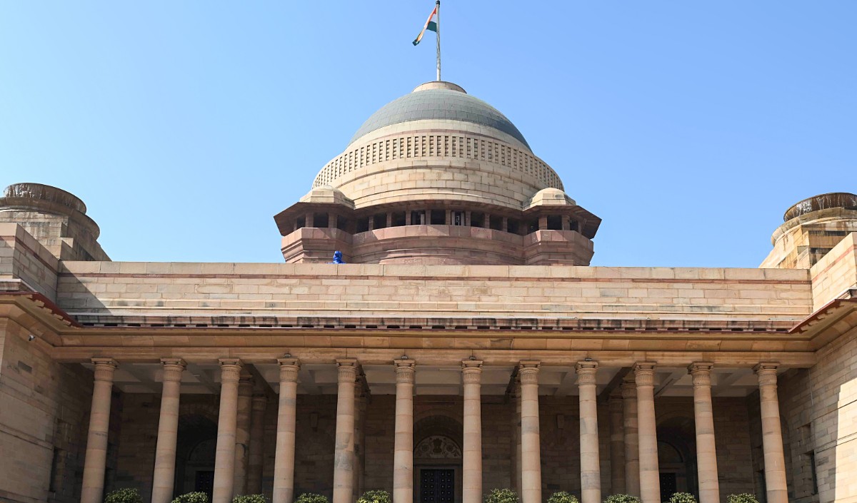 ‘Top post dignity hurt’, Rashtrapati Bhavan condemns the statements of Congress leaders