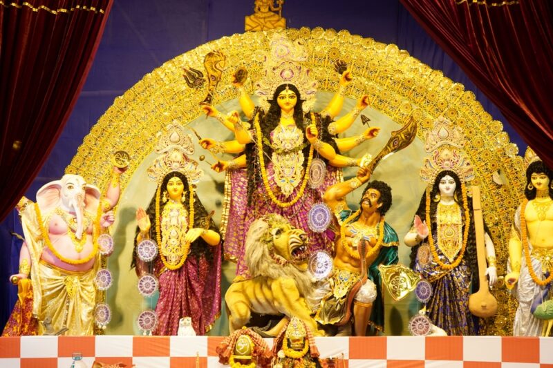 दुर्गा मूर्ति के लिए वेश्यालय की मिट्टी क्यों लायी जाती है ?